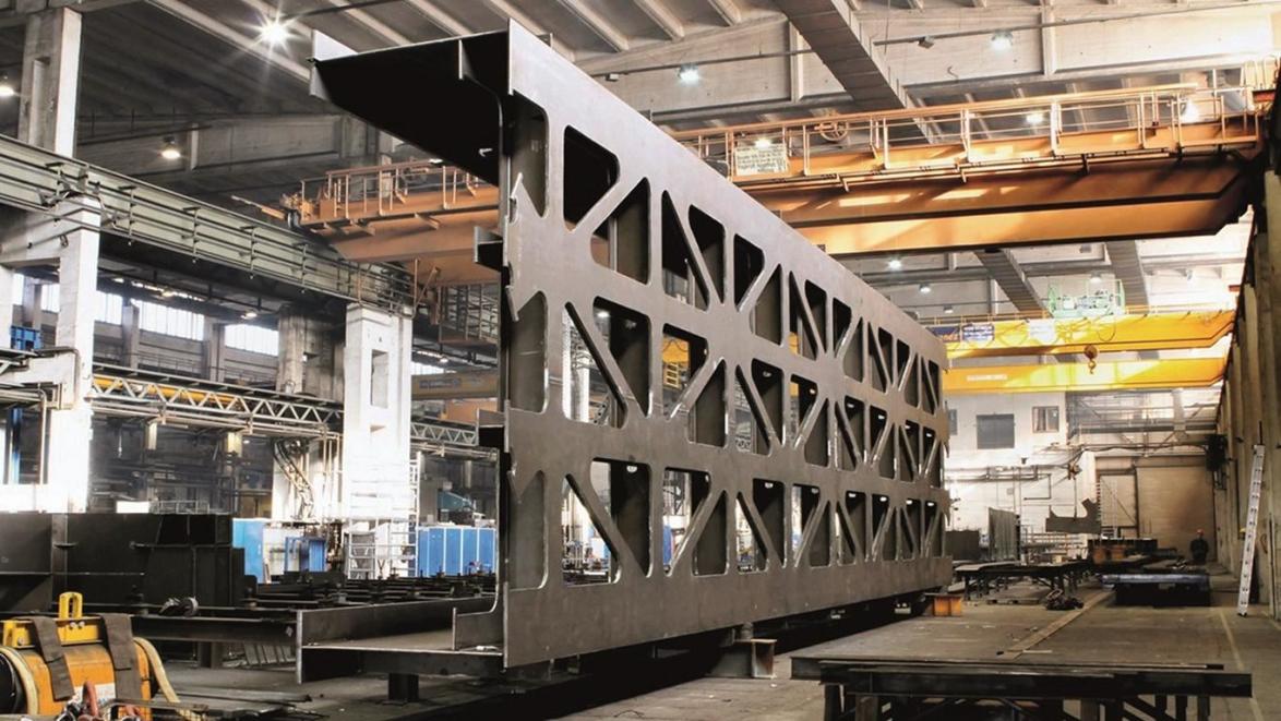 Blick in die Fertigung im Bereich Stahlbau der SCHACHTBAU NORDHAUSEN GmbH