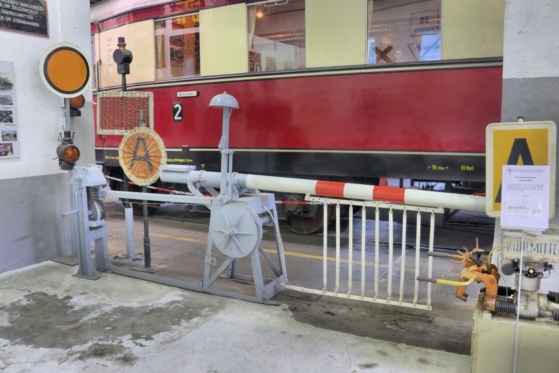 Handbetriebene Schranke für untergeordnete Übergänge